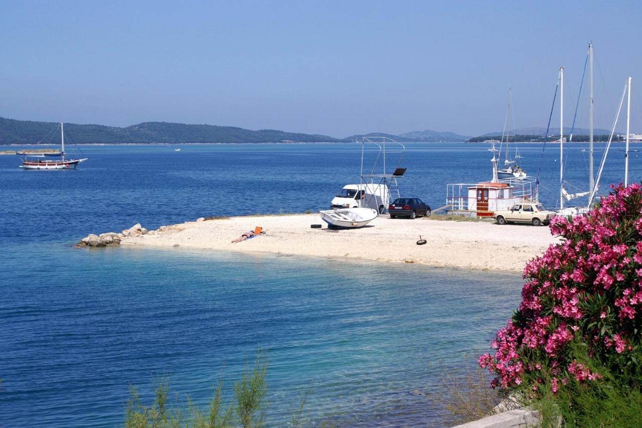 Apartments With A Parking Space Brodarica, Sibenik - 11262 Бродарица Экстерьер фото